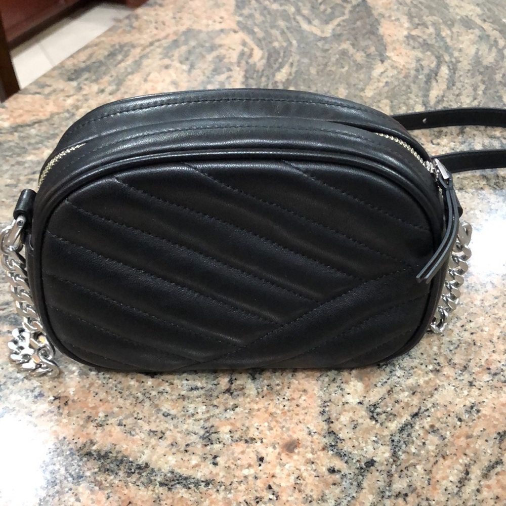 Tory Burch Small Chevron Camera Bag - Picture 3 of 4